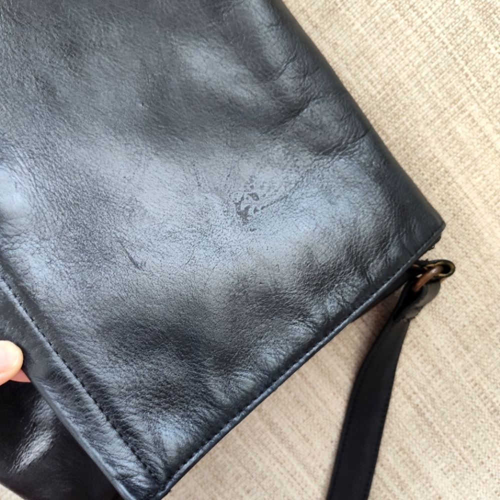 Fossil Leather Crossbody Messenger Bag - Picture 13 of 13